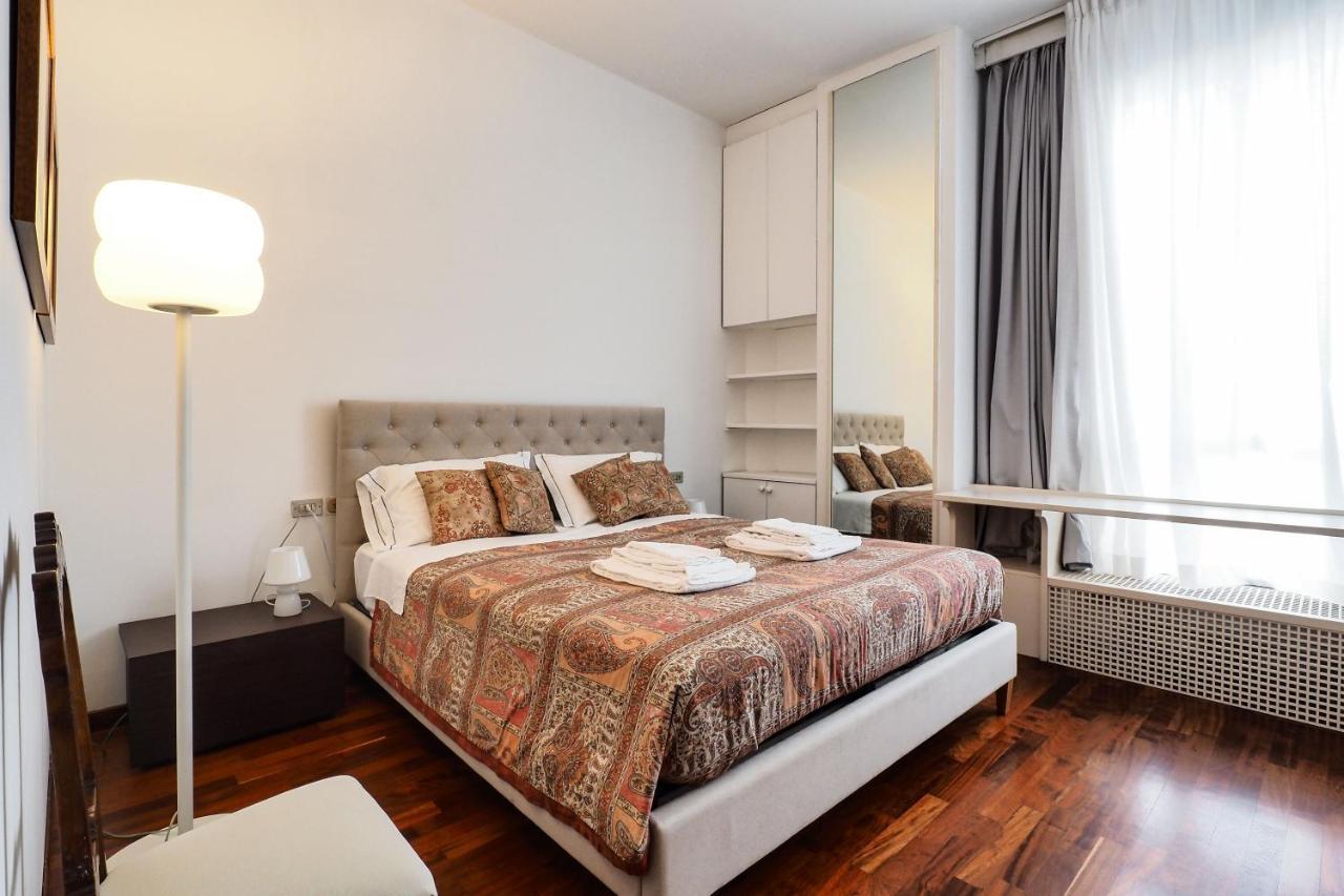 Duomo Luxury Apartment VI Мілан Екстер'єр фото